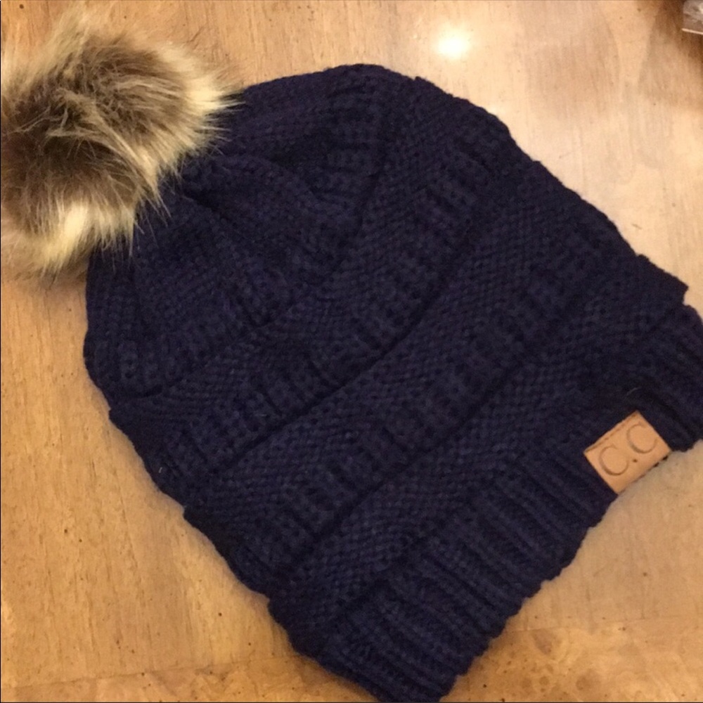 RESTOCKED! CC Exclusive Pom Pom Beanie Fur Navy - Picture 3 of 5
